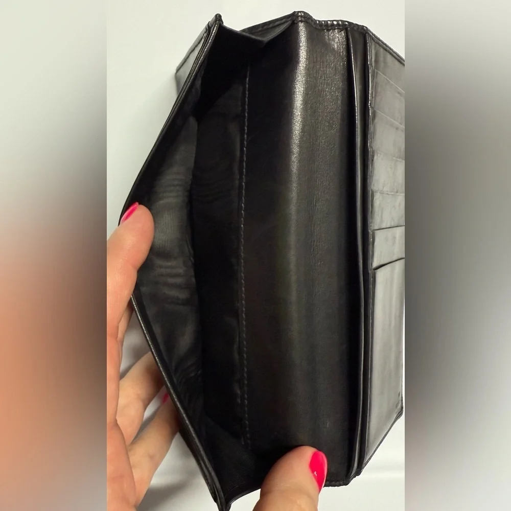 Gucci black leather bifold wallet